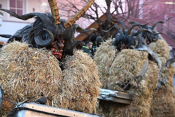 Krampus_Maske_Verkleidung_Perchten_masks-4902481_1280.jpg 