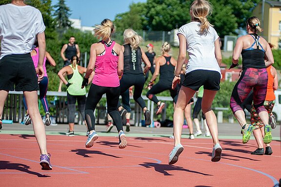 Zumba_Bewegung_Tanzen_zumba-g5e84d0ab0_1920.jpg 