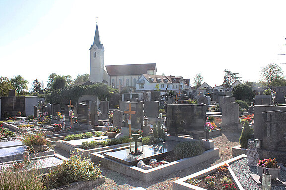 Friedhof_allg_August_2026__4__bearb_f_HP.jpg 